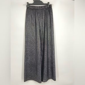 Odica, Relaxed fit,‎ elastic waist, silver black sparkly ankle pants, one size